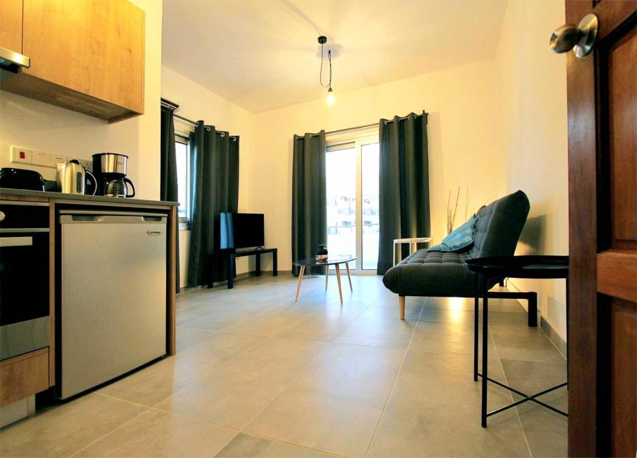 Paphos Papadavid Apartments מראה חיצוני תמונה